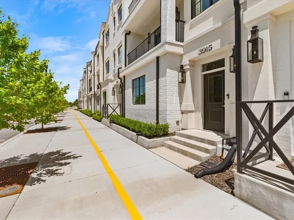 3915 S Champions Dr, Rogers, AR 72758