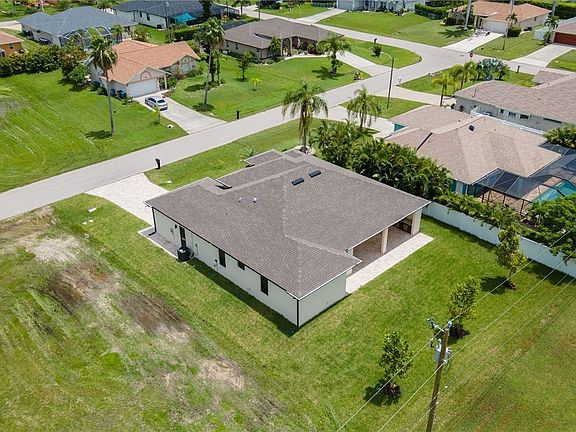 4th image of 2244 SW 27th St
