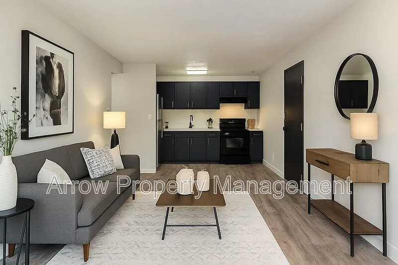 2323 T St — Photo 2