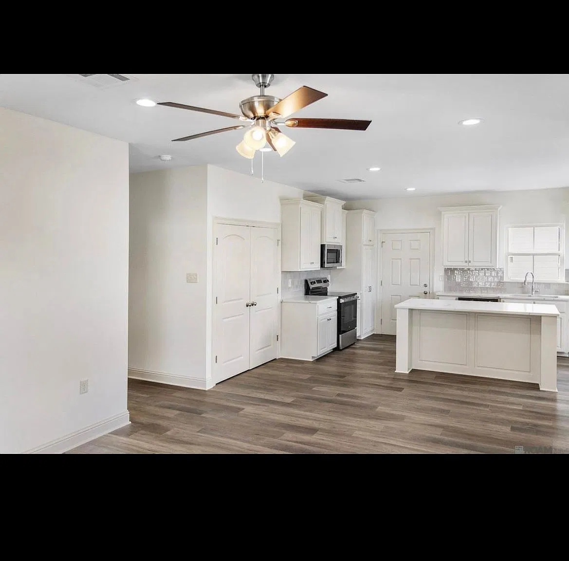 6918 Goya Ave — Photo 3