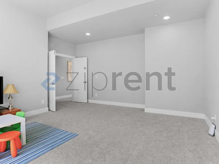 24369 NE 24th St — Photo 22
