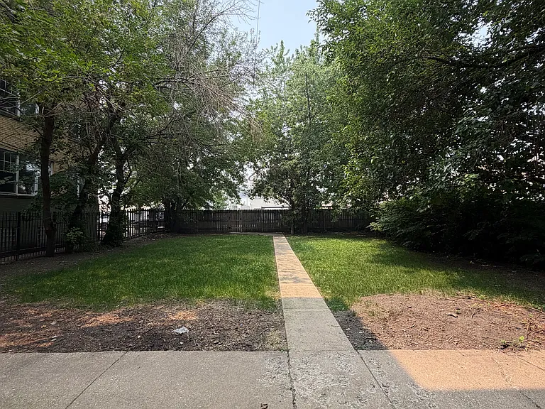 2020 N Spaulding Ave #3 — Photo 23