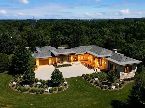 2nd image of 3155 Tallman Dr