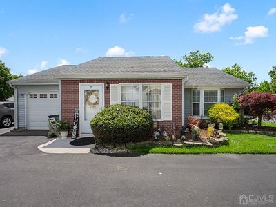 50 Edgeware Close, Freehold, NJ, 07728