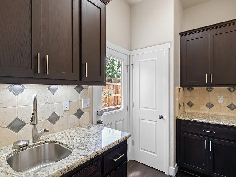 2795 Cooper Cir — Photo 40