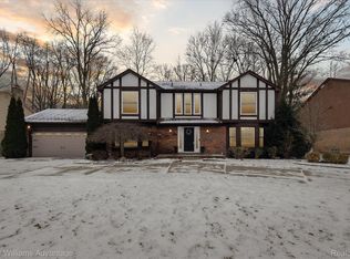 35109 Quaker Way, Farmington Hills, MI 48331