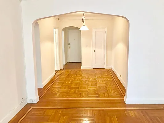 Rented by Sovereign Associates | media 22