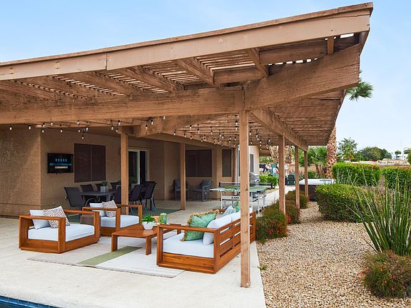 Resort-Like backyard Oasis