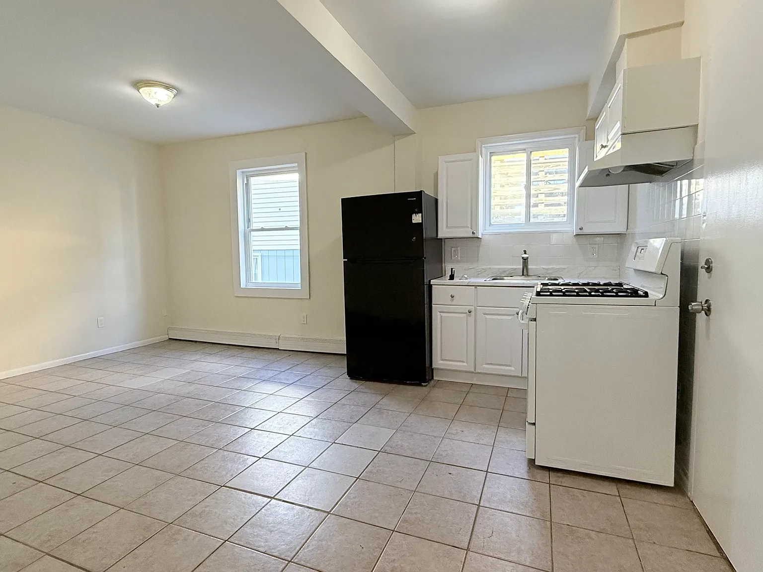 236 Greenwich Ave — Photo 4