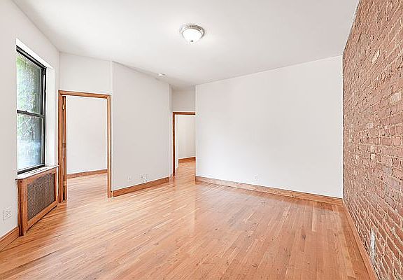 3rd image of 312 W 48th St APT 28