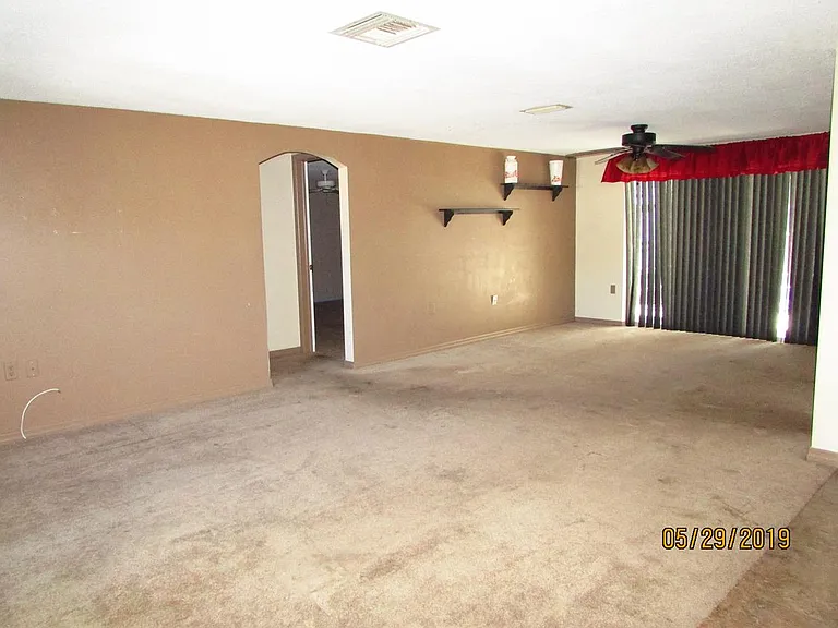 9926 Rainbow Ln — Photo 9