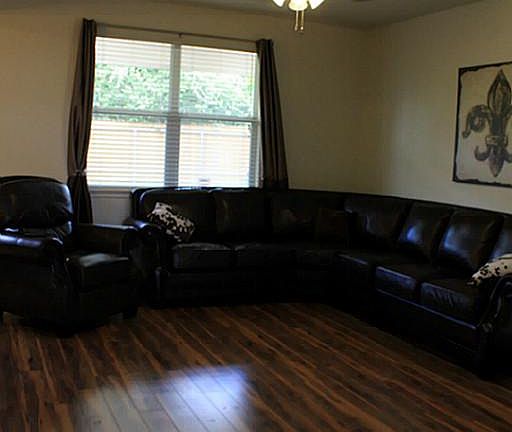 4th image of 12202 Estelle Ln