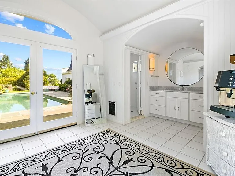 1 Harbor View Dr — Photo 50