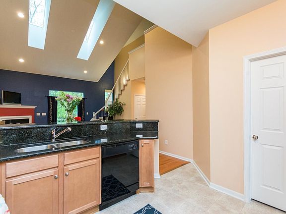 4th image of 4120 Brookstone Dr