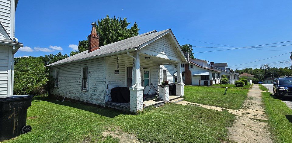 2nd image of 730 Temple Ave