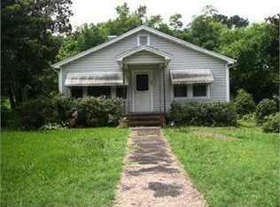 346 E Savannah St, Calhoun Falls, SC 29628