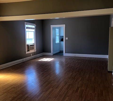 5th image of 203 W Chestnut St