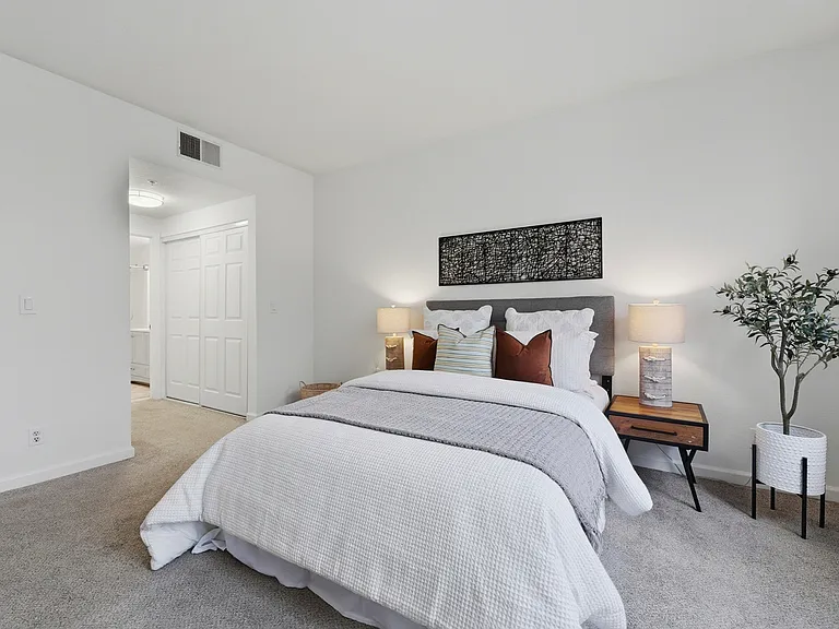 951 S 12th St #220 — Photo 14