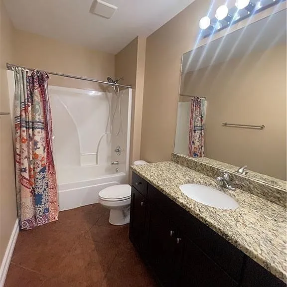 2427 Ashbury Cir — Photo 13