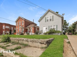 671 S Lake St, Aurora, IL 60506