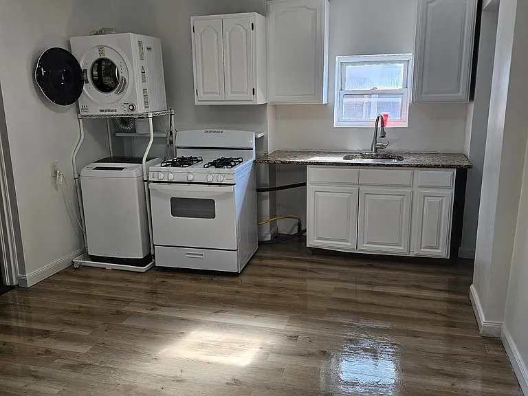 344 Meyran Ave — Photo 7