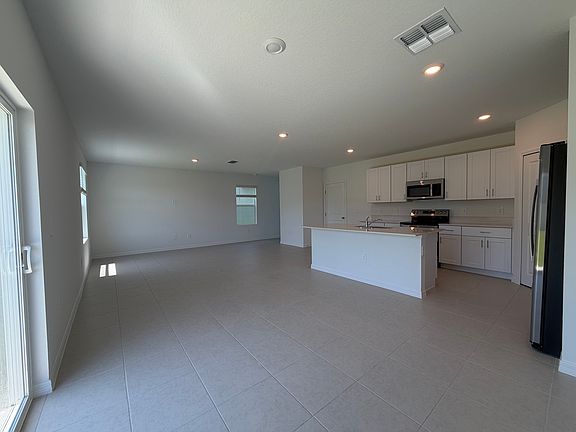 3rd image of 5767 Purple Finch Ave
