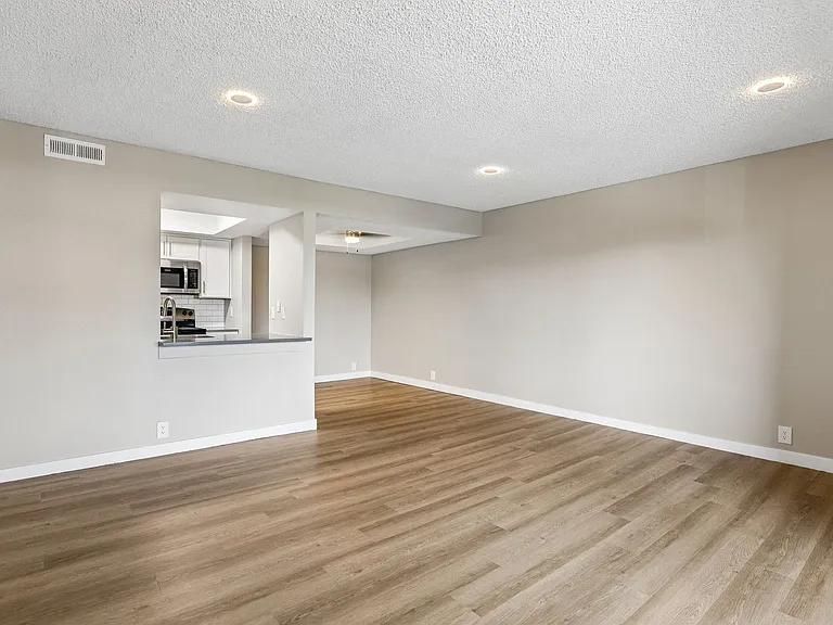 Brighton Place Apartments — Photo 78