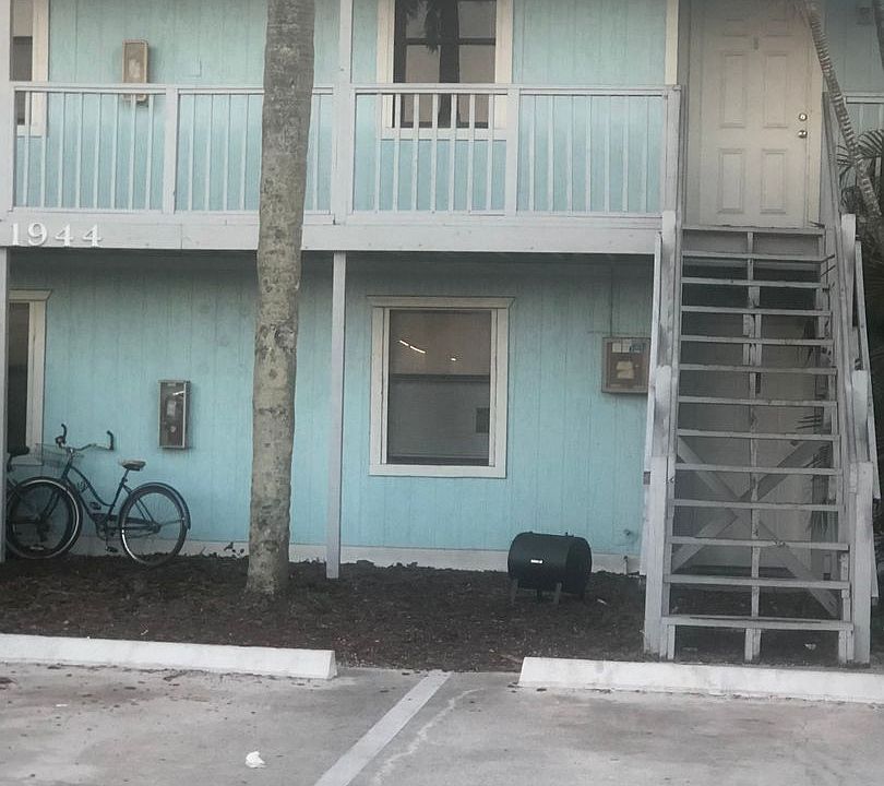 1st image of 1944 Sunset Pl APT 6