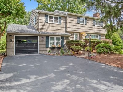 7247 Manlius Center Rd, East Syracuse, NY, 13057