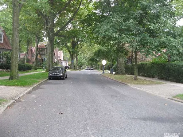 120 Puritan Avenue image 1 of 3