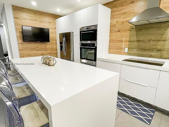 4th image of 131 Riverwalk Cir