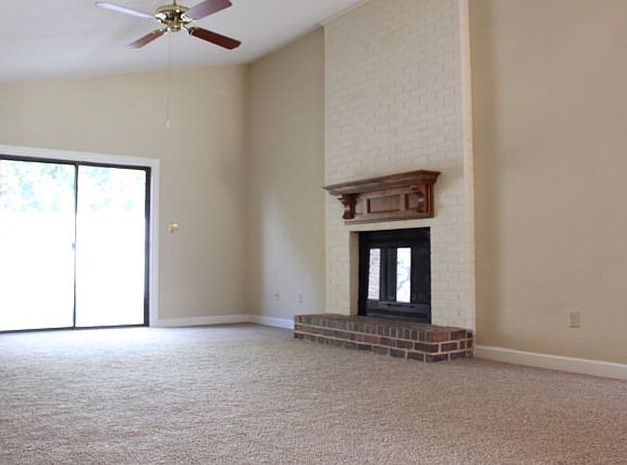 2nd image of 204 Woodhaven Ct