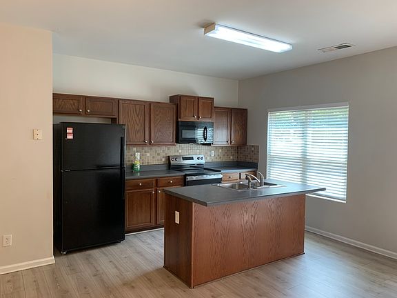 2nd image of 2707 Valley Green Dr