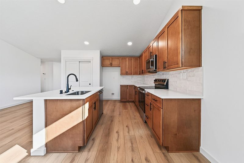 3rd image of 1307 W Montclair Street