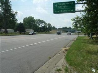 1560 S 11th St, Niles, MI 49120