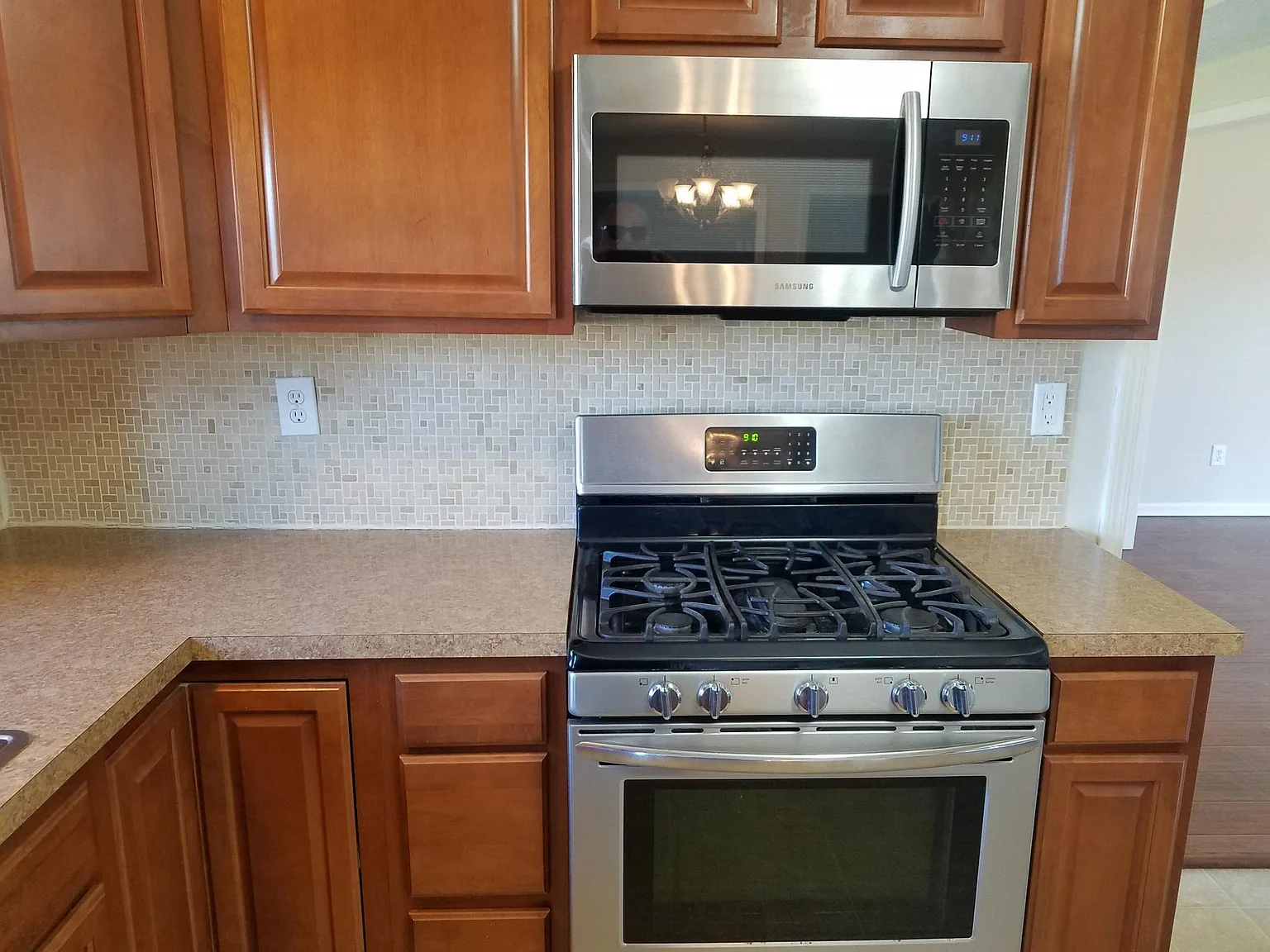 4 bed, 2.5 bath, 2750 sqft, $2,695 — Photo 4