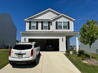 135 Moore Creek Dr, Fuquay Varina, NC 27526