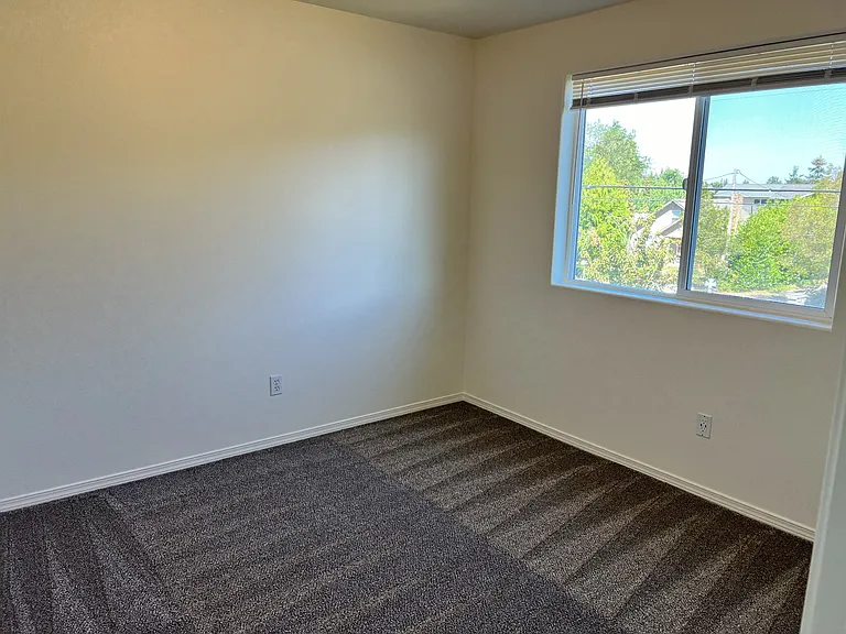 4059 Thoroughbred Ave SE — Photo 11
