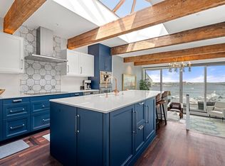 63 Atlantic Ave #PENTHOUSE 11B, Boston, MA 02110