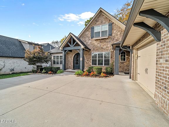 2nd image of 1446 Turning Leaf Ln