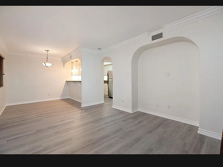 2752 B St #111 — Photo 10