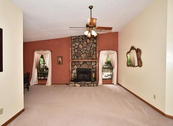 3rd image of 5812 Glenn Hollow Ln