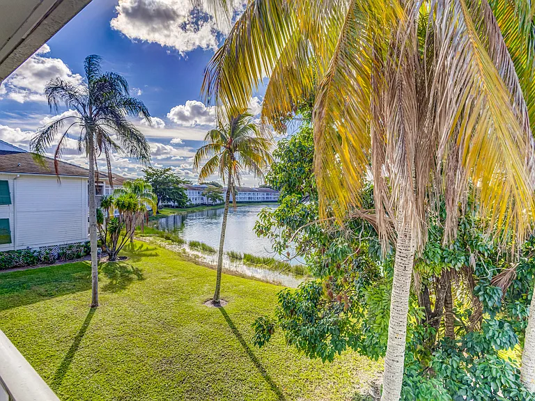 296 Cypress Point Dr — Photo 37