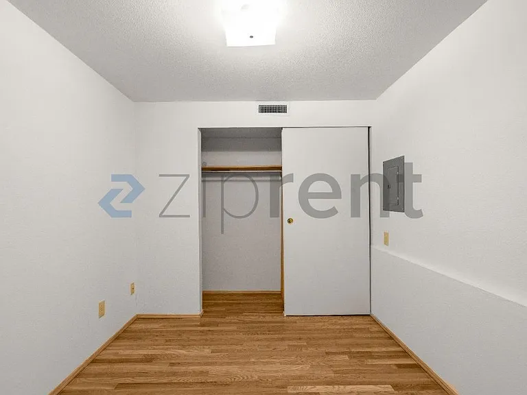 GFS Bedroom to Closet