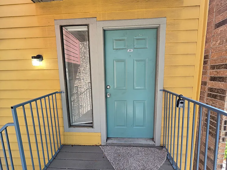 513 S Park Dr — Photo 7