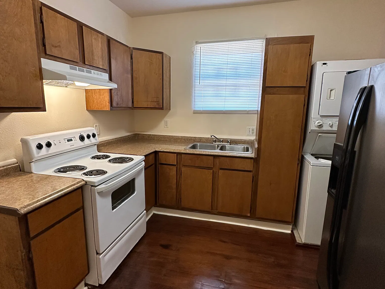 2 bed, $1,400 — Photo 4