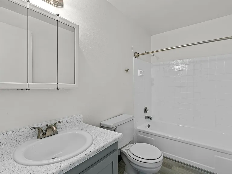 Cedar Green Apartments — Photo 34