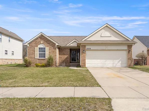 33378 Bay Hill Dr, Romulus, MI 48174