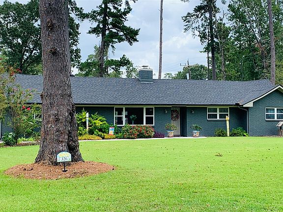 3rd image of 326 Pinehurst Dr