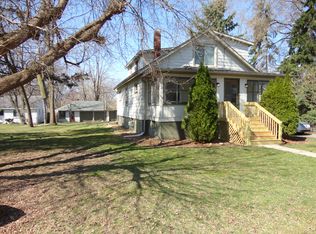 826 S Squirrel Rd, Auburn Hills, MI 48326